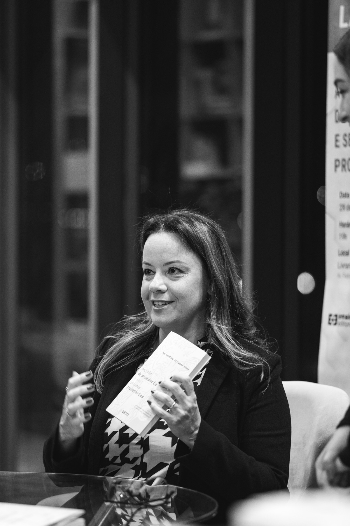 felipe-lopes-fotografia-fotografo-de-osorio-evento-de-lancamento-de-livro-de-direito-escritora-carolina-stein-em-livraria-no-shopping-pontal-porto-alegre