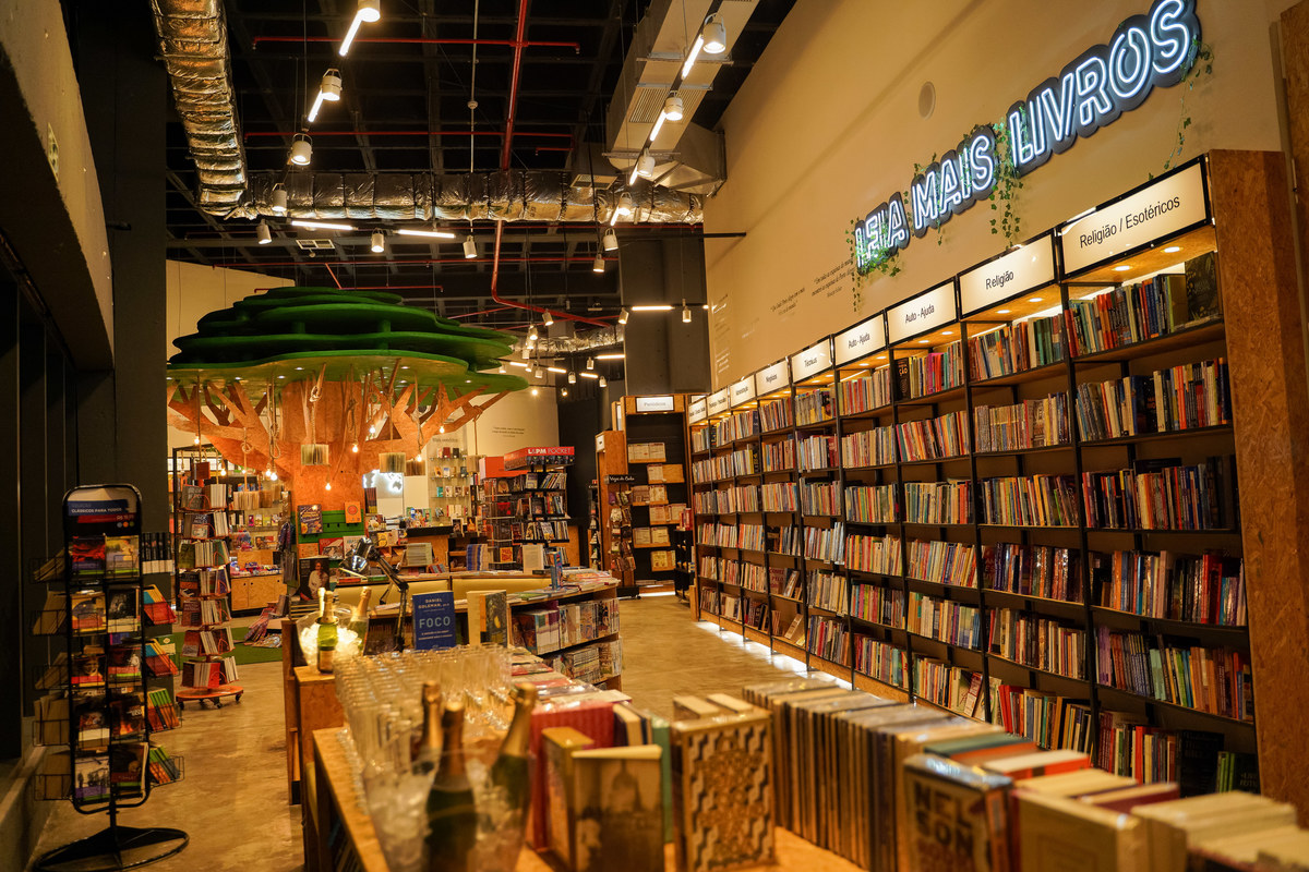 felipe-lopes-fotografia-fotografo-de-osorio-evento-de-lancamento-de-livro-de-direito-escritora-carolina-stein-em-livraria-no-shopping-pontal-porto-alegre