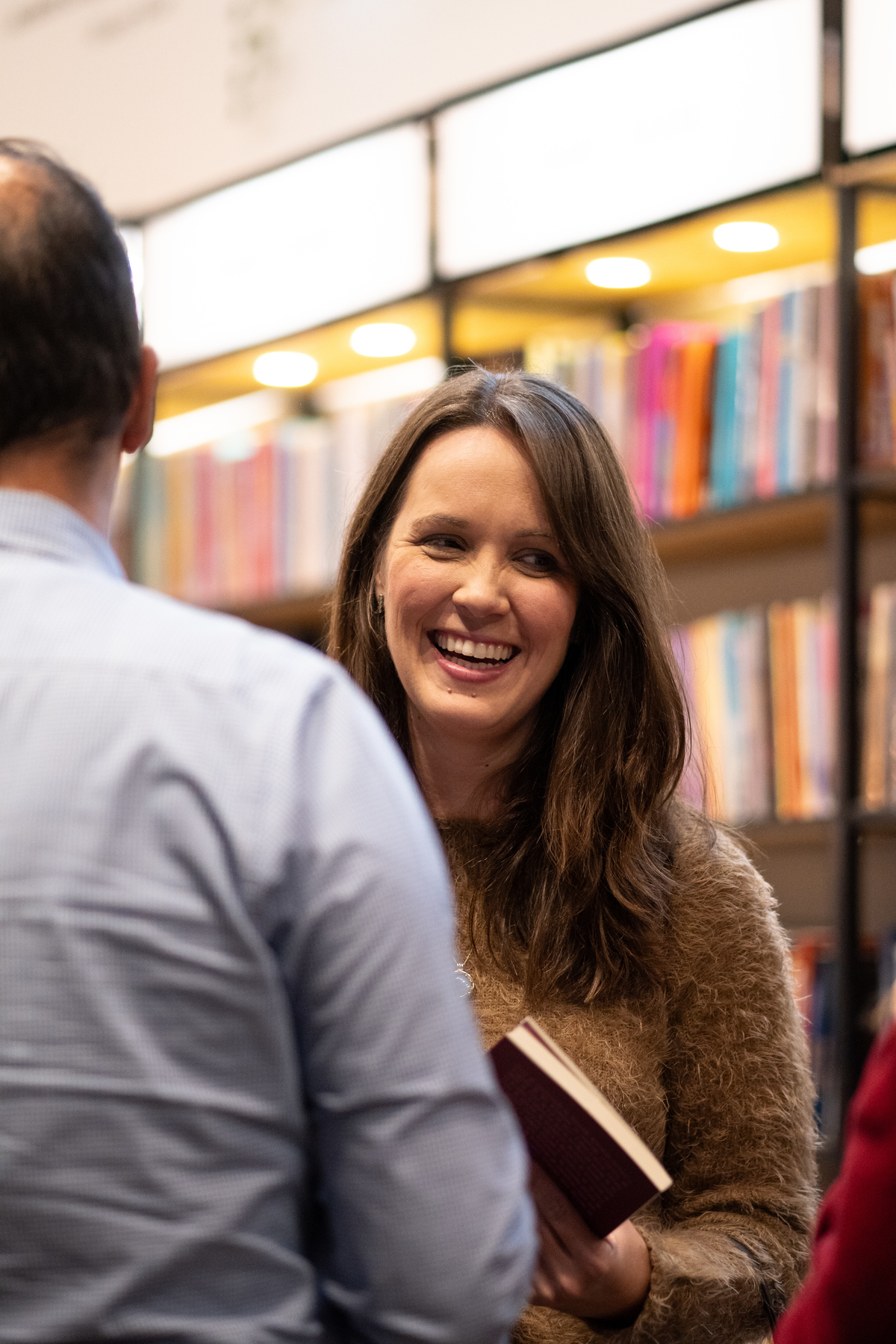 felipe-lopes-fotografia-fotografo-de-osorio-evento-de-lancamento-de-livro-de-direito-escritora-carolina-stein-em-livraria-no-shopping-pontal-porto-alegre