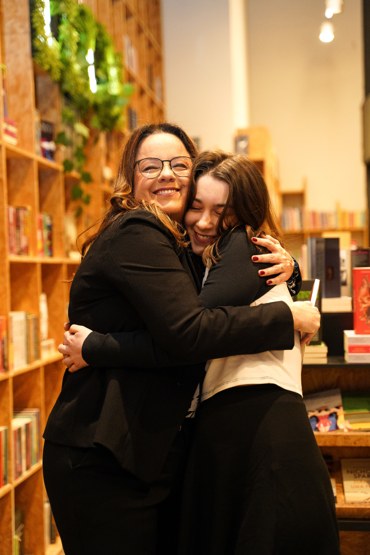 felipe-lopes-fotografia-fotografo-de-osorio-evento-de-lancamento-de-livro-de-direito-escritora-carolina-stein-em-livraria-no-shopping-pontal-porto-alegre