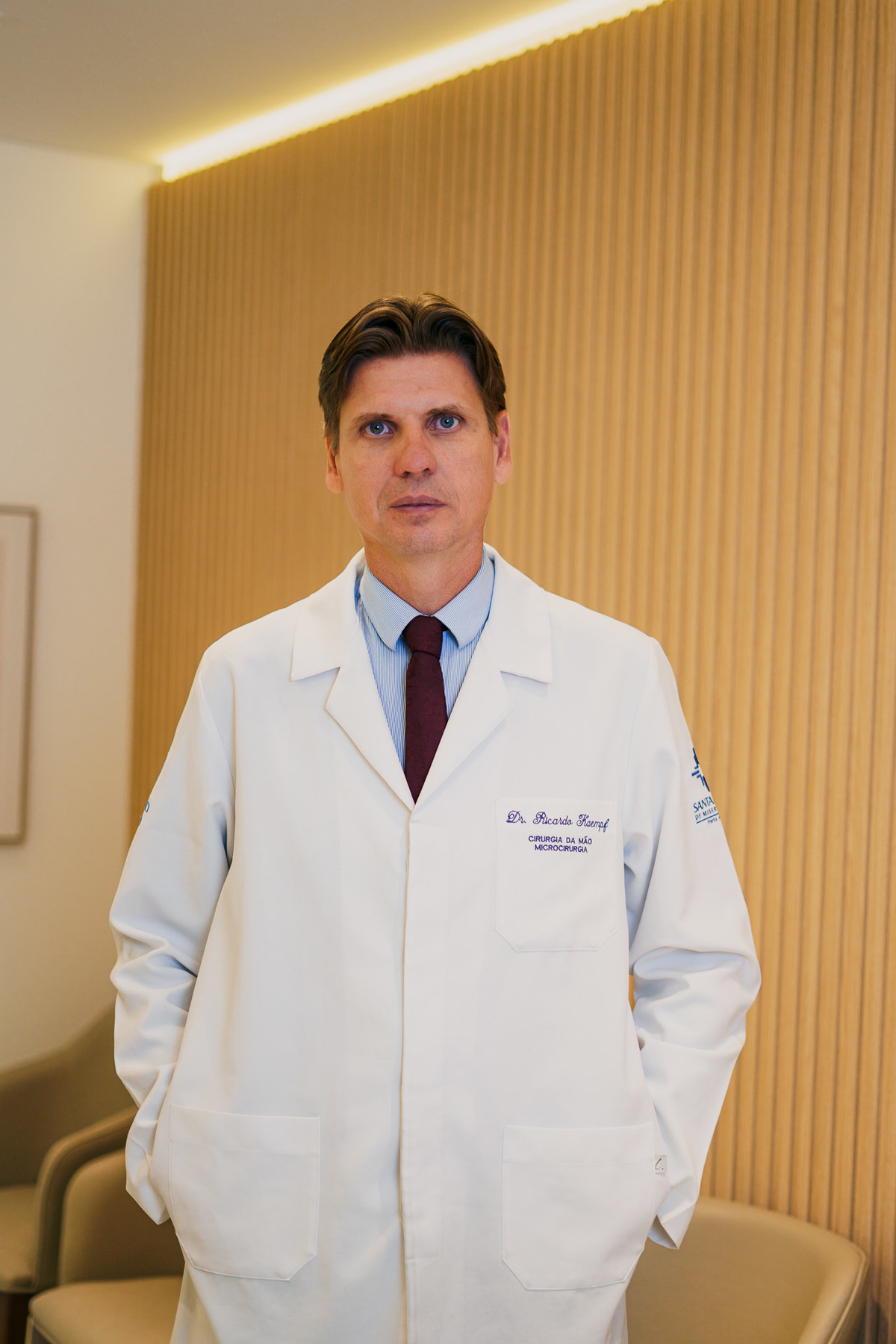 felipe-lopes-fotografia-fotografo-em-osorio-rio-grande-do-sul-ensaio-empresarial-corporativo-medico-de-maos-rafael-kaempt-hospital-lifeplus-em-xangri-la