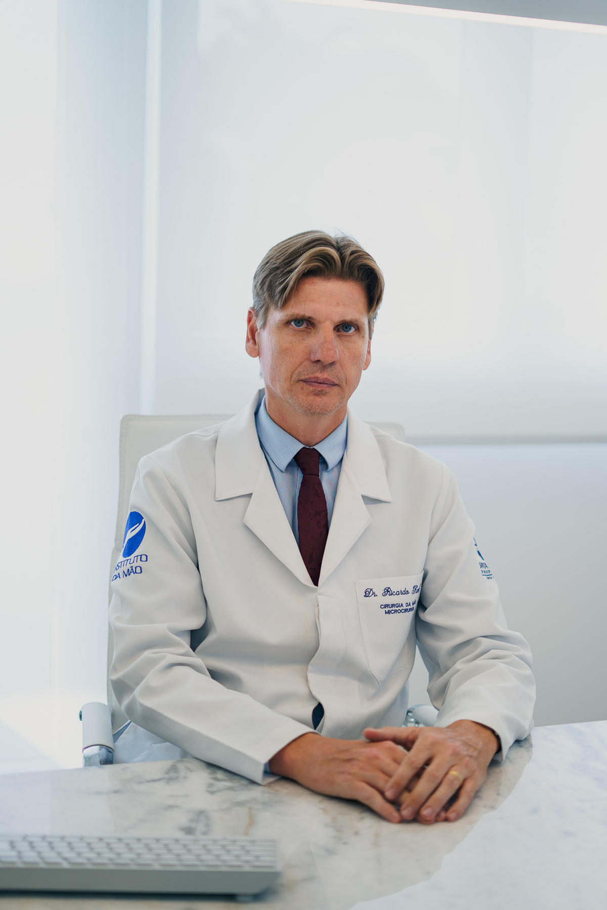 felipe-lopes-fotografia-fotografo-em-osorio-rio-grande-do-sul-ensaio-empresarial-corporativo-medico-de-maos-rafael-kaempt-hospital-lifeplus-em-xangri-la