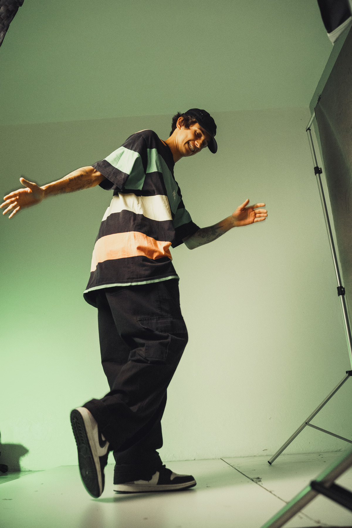 felipe-lopes-fotografia-fotografo-em-osorio-rio-grande-do-sul-ensaio-empresarial-dj-gui-na-agencia-swell