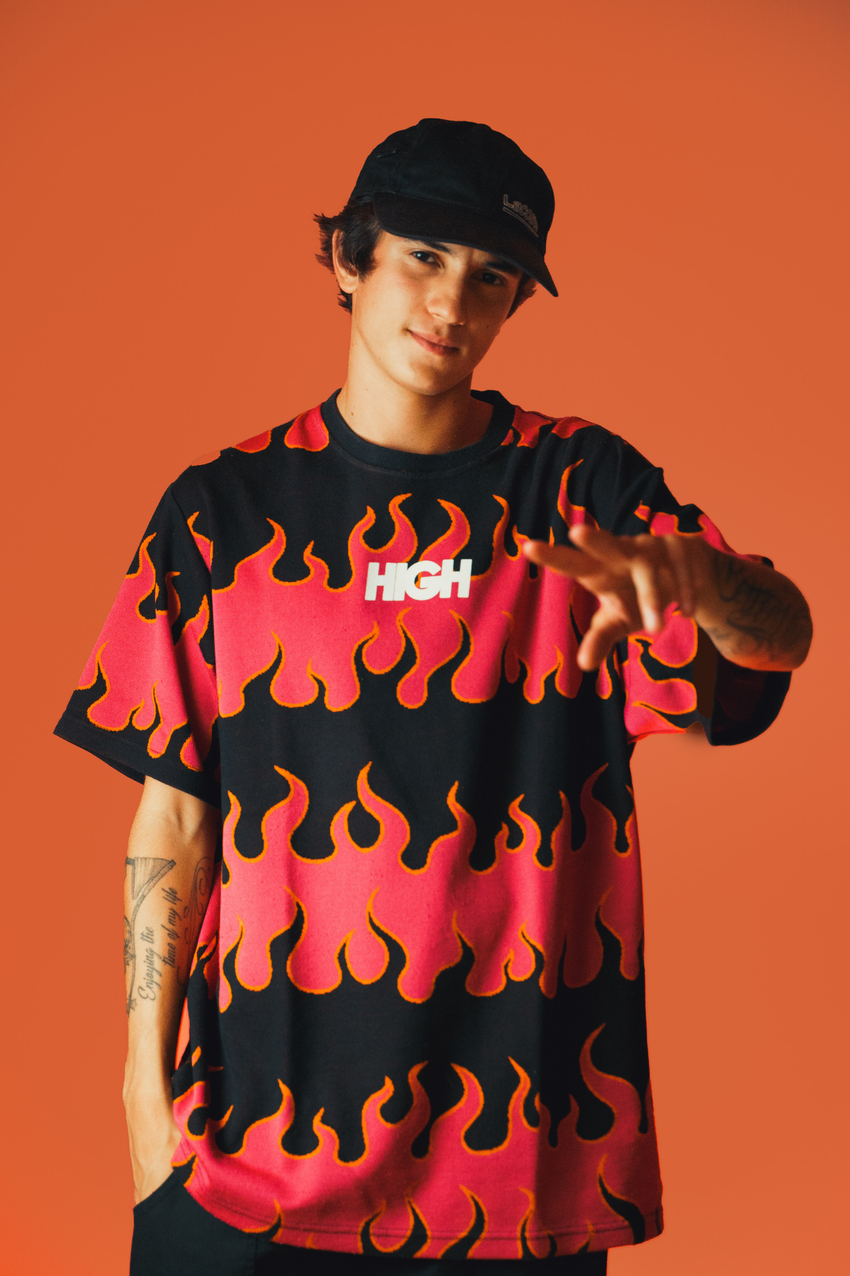 felipe-lopes-fotografia-fotografo-em-osorio-rio-grande-do-sul-ensaio-empresarial-dj-gui-na-agencia-swell