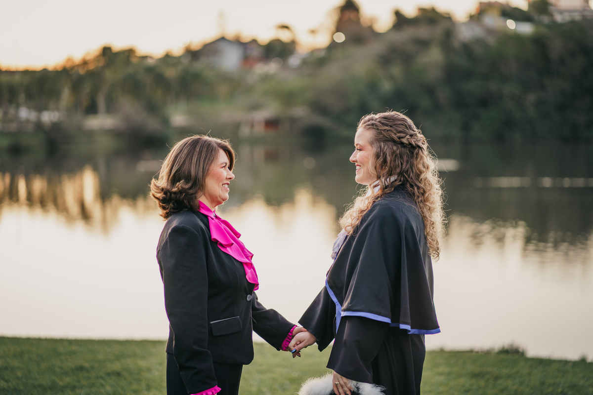 fotografo-felipe-lopes-fotografia-em-osorio-ensaio-de-toga-externo-na-unisinos-sao-leopoldo-rio-grande-do-sul