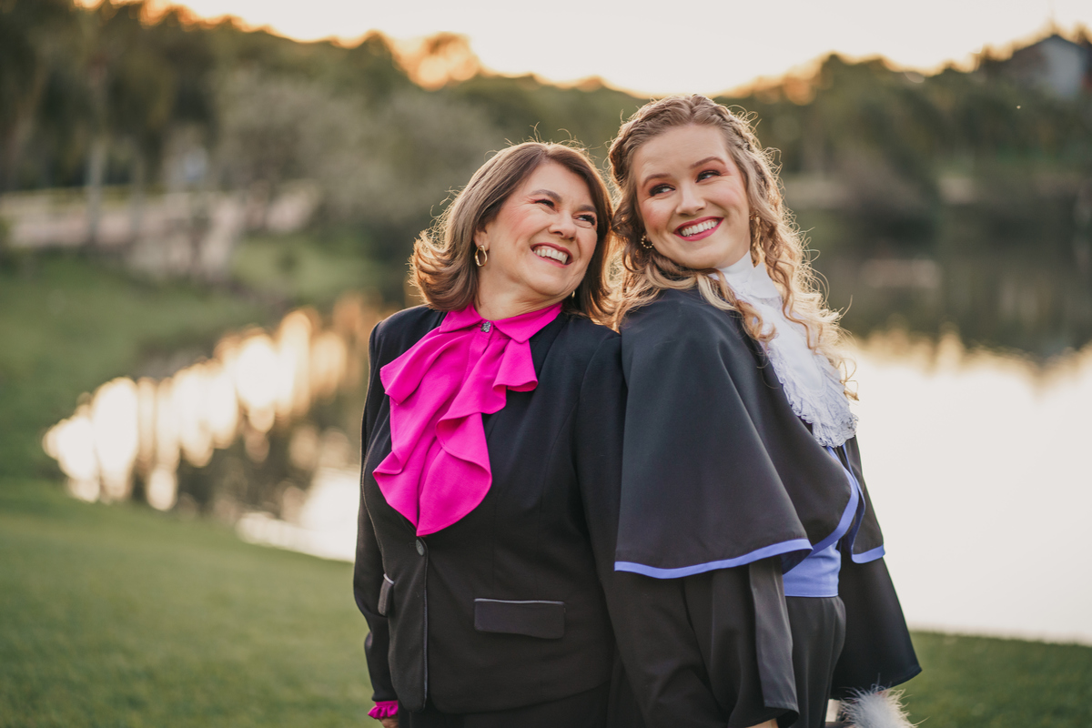 fotografo-felipe-lopes-fotografia-em-osorio-ensaio-de-toga-externo-na-unisinos-sao-leopoldo-rio-grande-do-sul