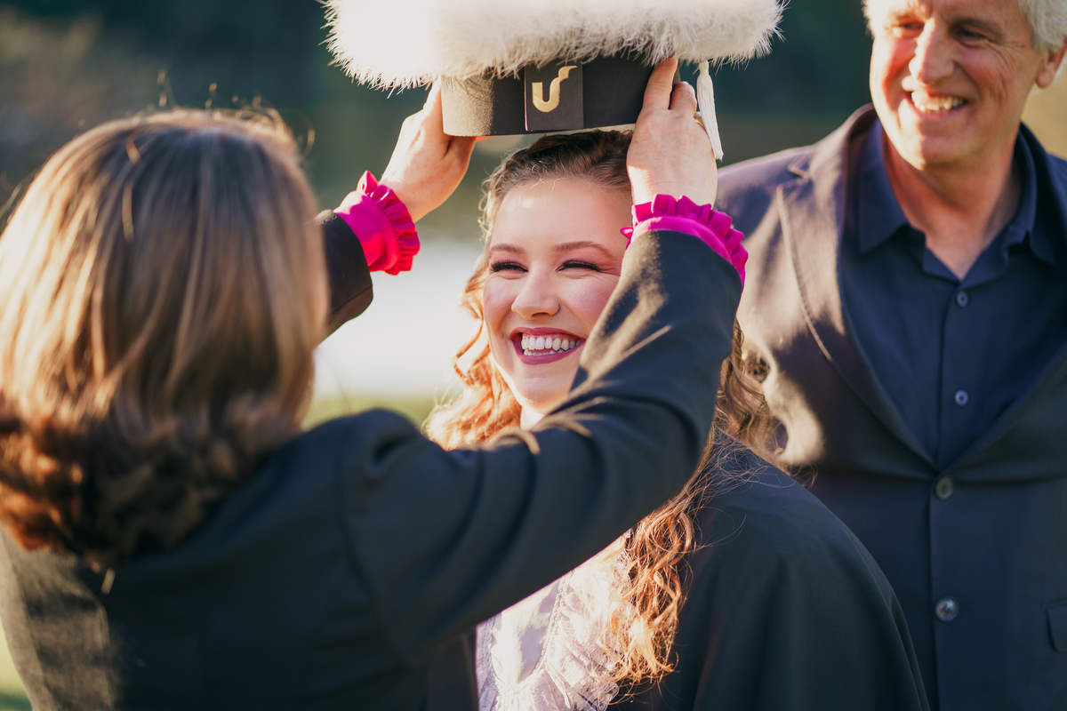 fotografo-felipe-lopes-fotografia-em-osorio-ensaio-de-toga-externo-na-unisinos-sao-leopoldo-rio-grande-do-sul