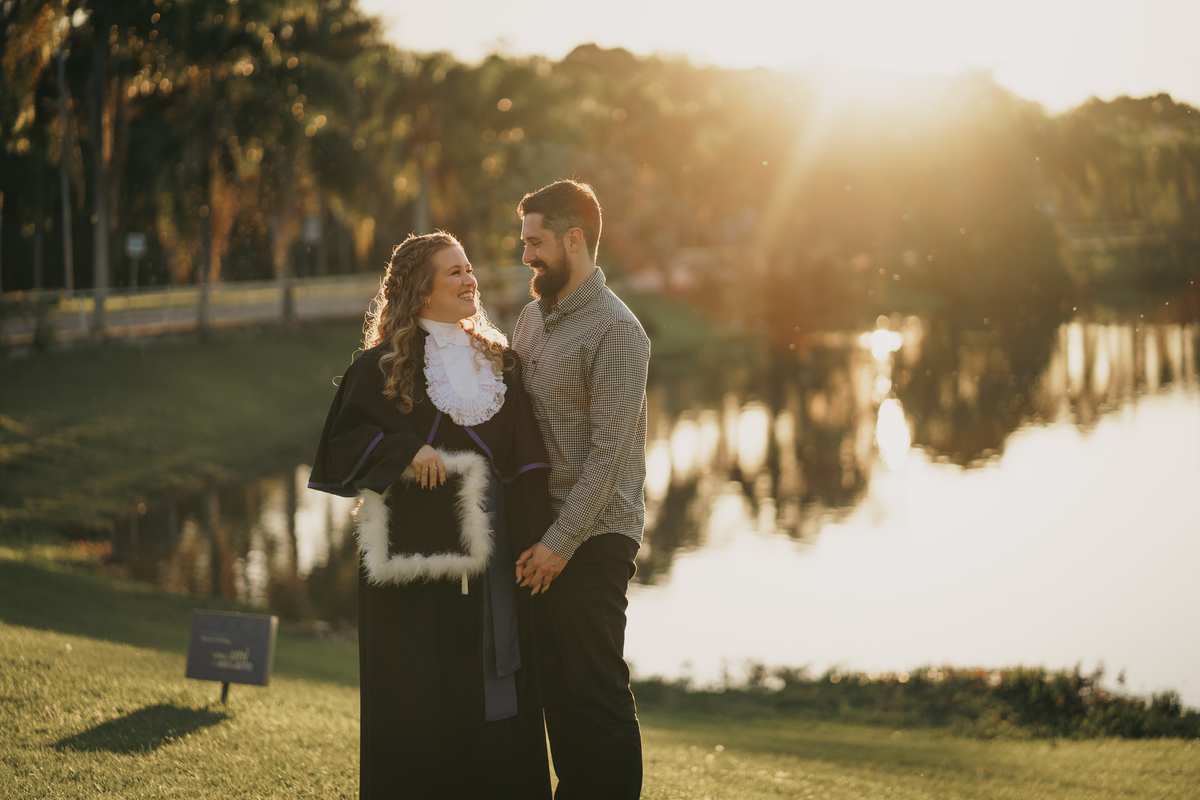 fotografo-felipe-lopes-fotografia-em-osorio-ensaio-de-toga-externo-na-unisinos-sao-leopoldo-rio-grande-do-sul