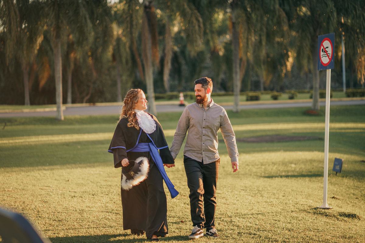 fotografo-felipe-lopes-fotografia-em-osorio-ensaio-de-toga-externo-na-unisinos-sao-leopoldo-rio-grande-do-sul