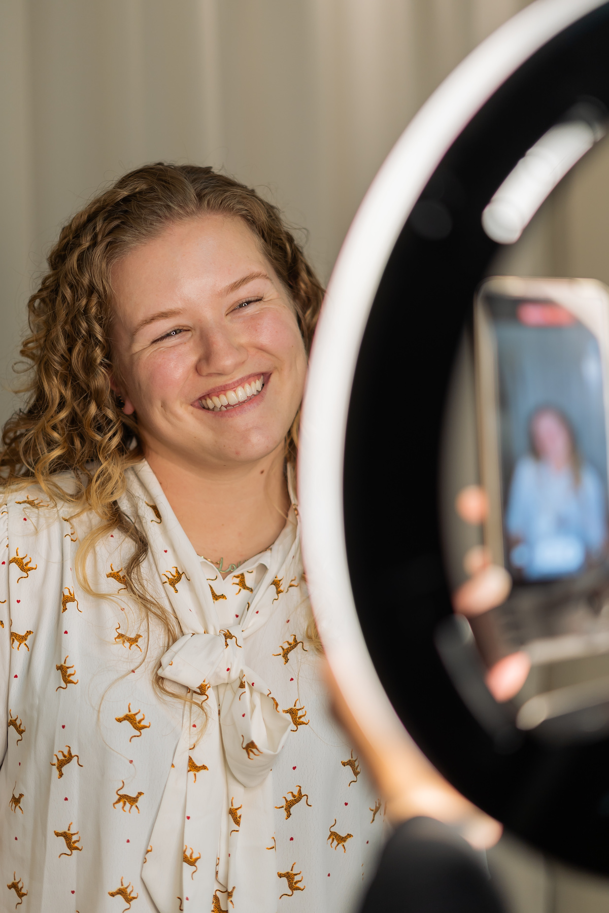 fotografo-em-osorio-felipe-lopes-fotografia-festa-de-formatura-arquitetura-e-urbanismo-fotos-do-making-of-no-salao-de-beleza-formanda