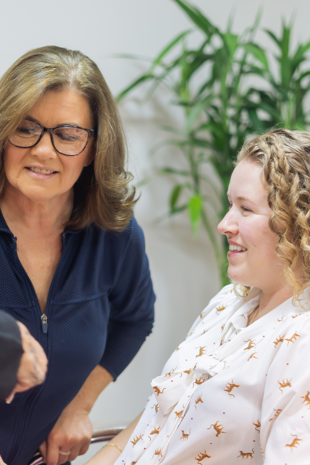 fotografo-em-osorio-felipe-lopes-fotografia-festa-de-formatura-arquitetura-e-urbanismo-fotos-do-making-of-no-salao-de-beleza-formanda