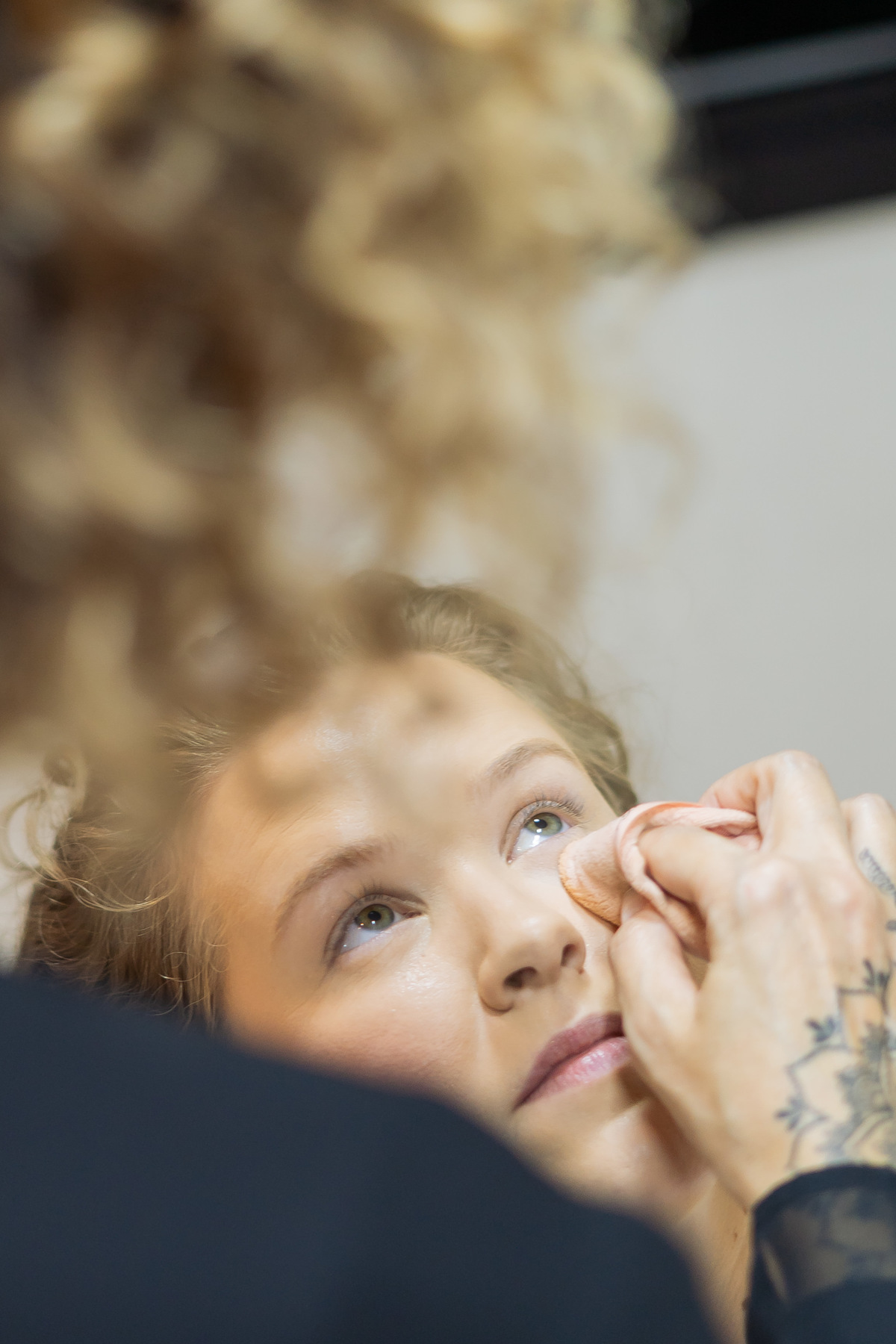 fotografo-em-osorio-felipe-lopes-fotografia-festa-de-formatura-arquitetura-e-urbanismo-fotos-do-making-of-no-salao-de-beleza-formanda