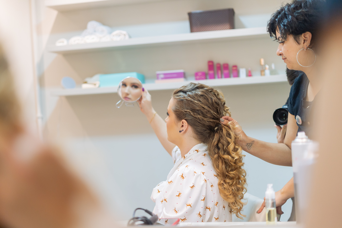 fotografo-em-osorio-felipe-lopes-fotografia-festa-de-formatura-arquitetura-e-urbanismo-fotos-do-making-of-no-salao-de-beleza-formanda