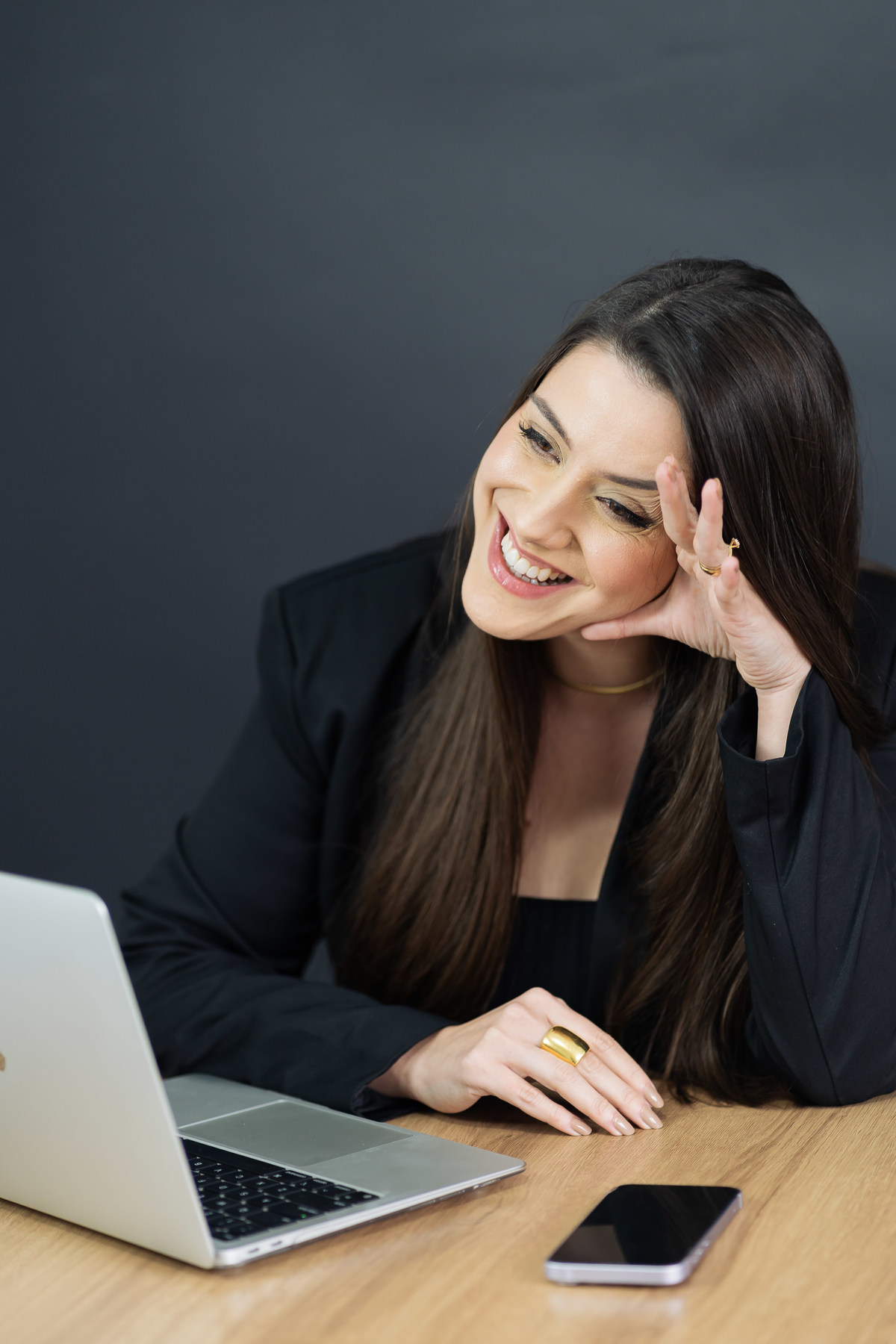 felipe-lopes-fotografia-fotografo-em-osorio-ensaio-empresarial-estudio-marketing-digital-renara-nogueira