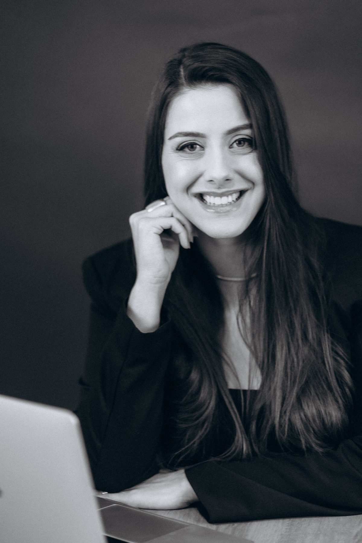 felipe-lopes-fotografia-fotografo-em-osorio-ensaio-empresarial-estudio-marketing-digital-renara-nogueira