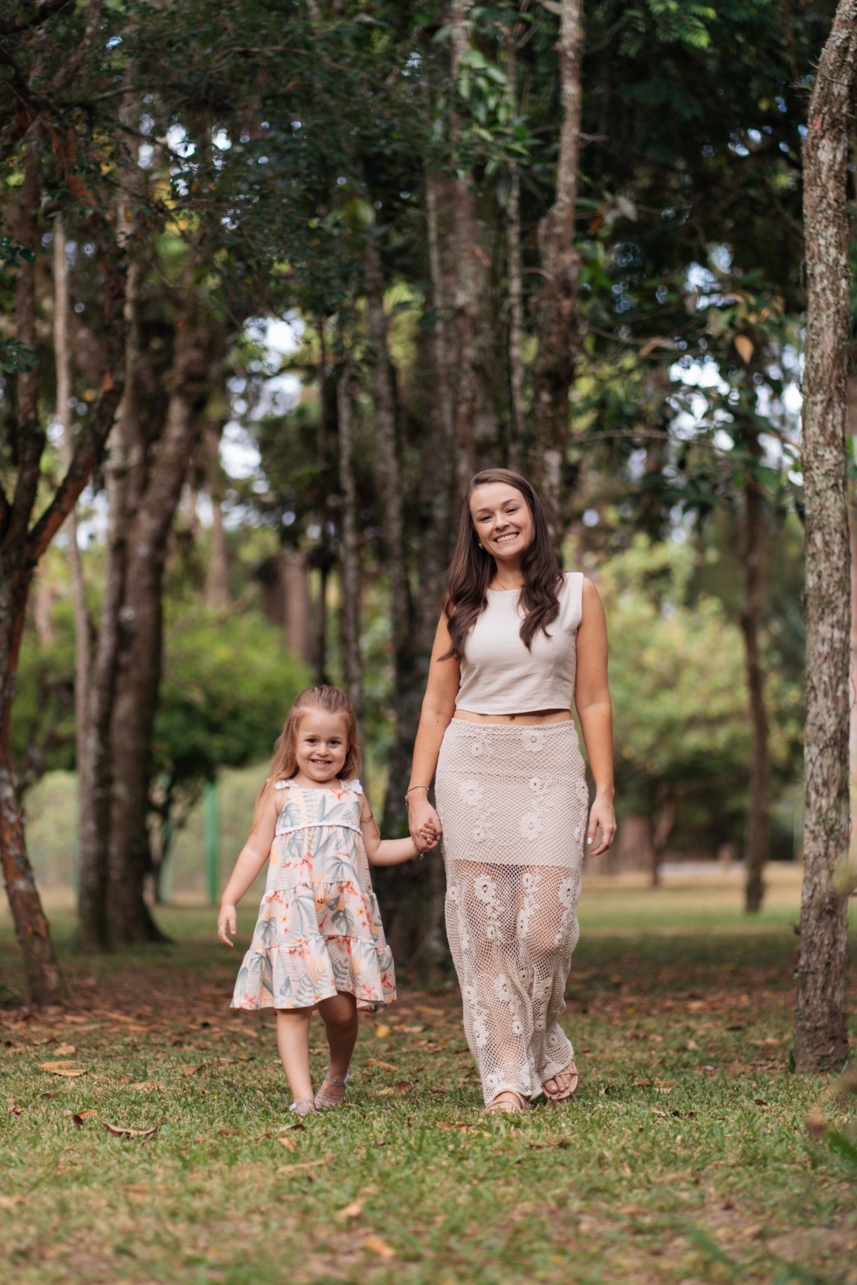 felipe-lopes-fotografia-fotografo-em-osorio-litoral-norte-gaucho-rs-ensaio-de-familia-externo-fotos-espontaneas-com-casal-de-criancas-em-osorio-condominio-interlagos