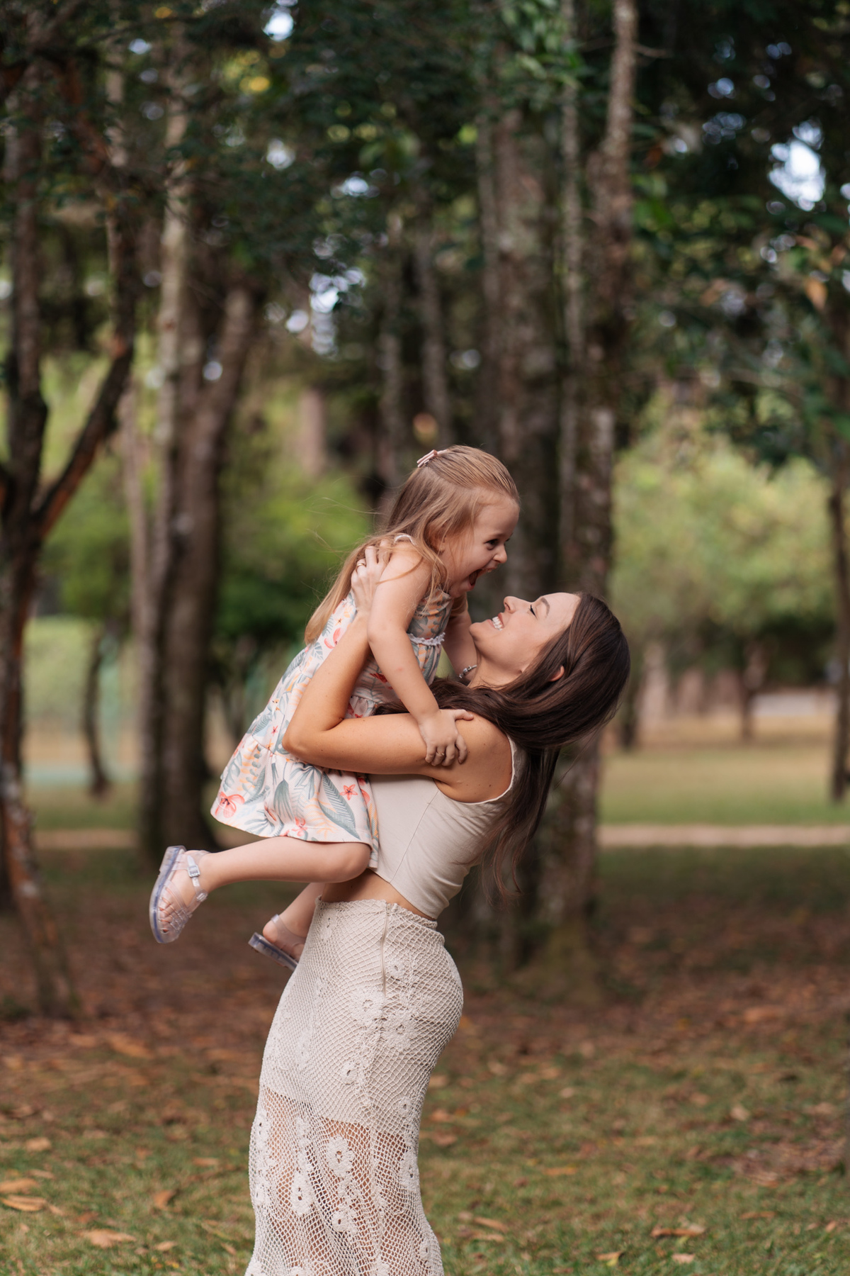 felipe-lopes-fotografia-fotografo-em-osorio-litoral-norte-gaucho-rs-ensaio-de-familia-externo-fotos-espontaneas-com-casal-de-criancas-em-osorio-condominio-interlagos