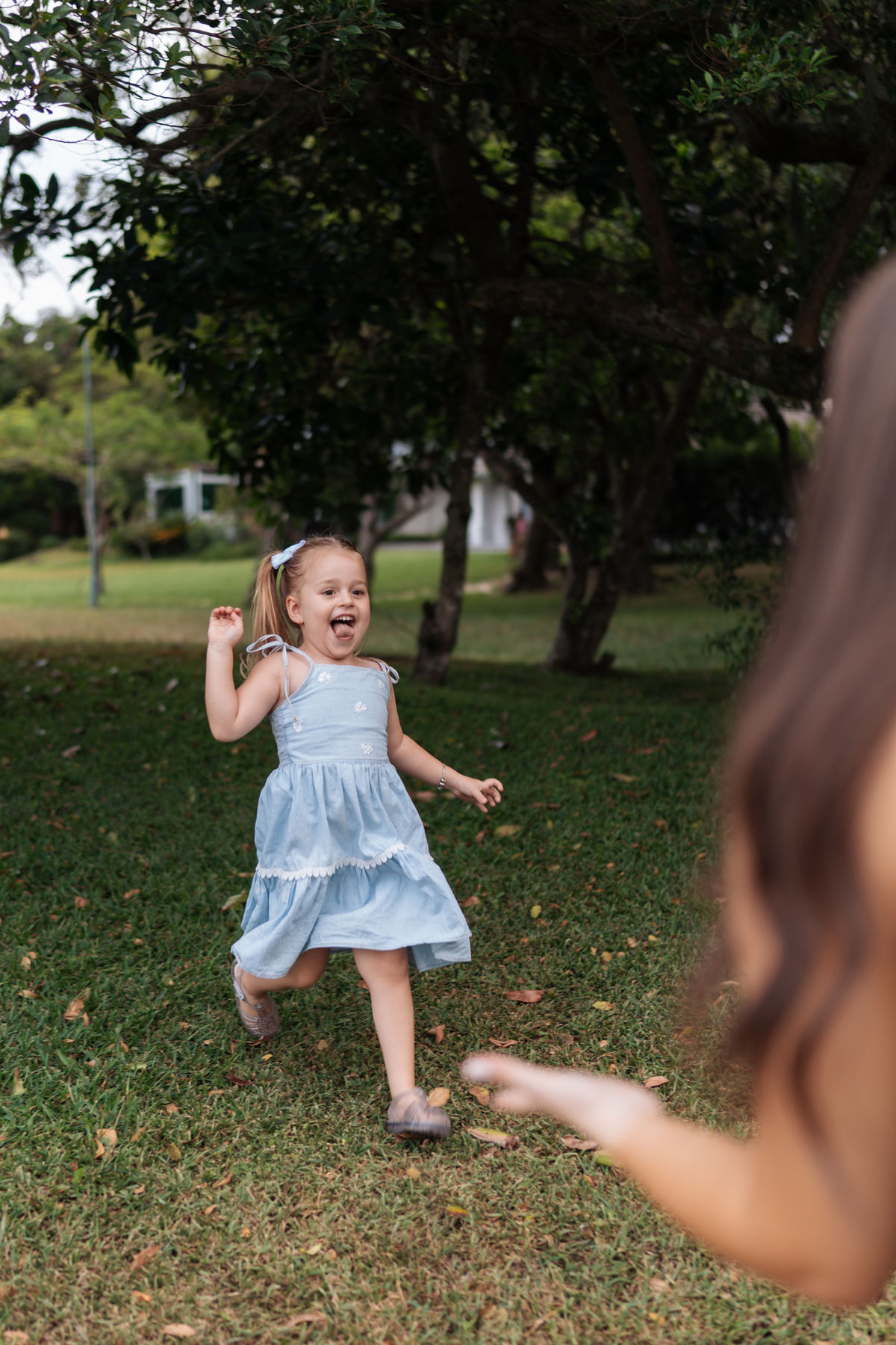 felipe-lopes-fotografia-fotografo-em-osorio-litoral-norte-gaucho-rs-ensaio-de-familia-externo-fotos-espontaneas-com-casal-de-criancas-em-osorio-condominio-interlagos