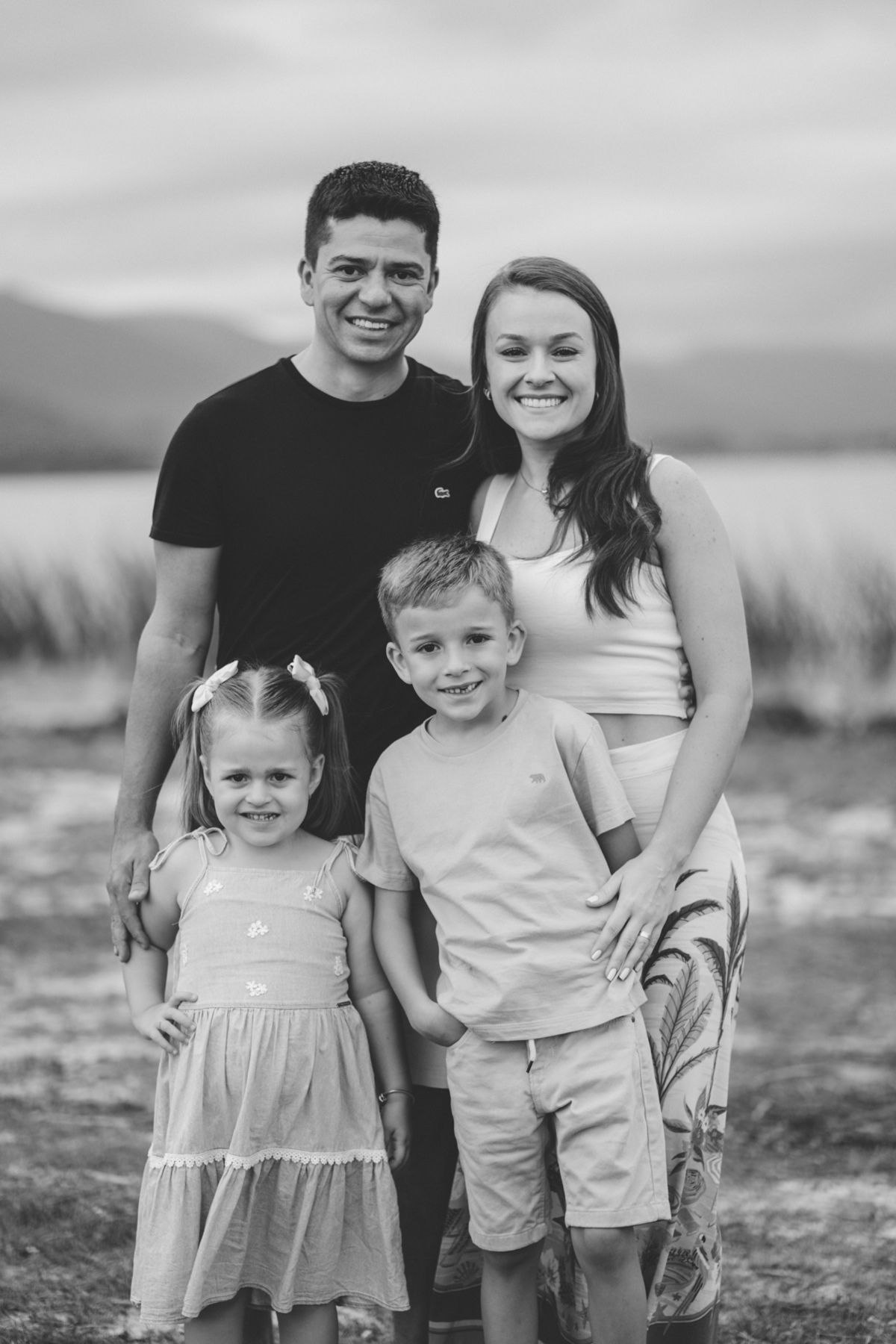 felipe-lopes-fotografia-fotografo-em-osorio-litoral-norte-gaucho-rs-ensaio-de-familia-externo-fotos-espontaneas-com-casal-de-criancas-em-osorio-condominio-interlagos