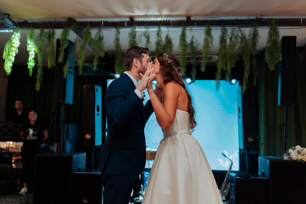 felipe-lopes-fotografia-fotografo-em-osorio-litoral-norte-gaucho-rs-cobertura-de-casamento-em-capao-da-canoa-making-of-dos-noivos-cerimonia-na-igreja-catolica-e-festa-na-saba-em-atlantida