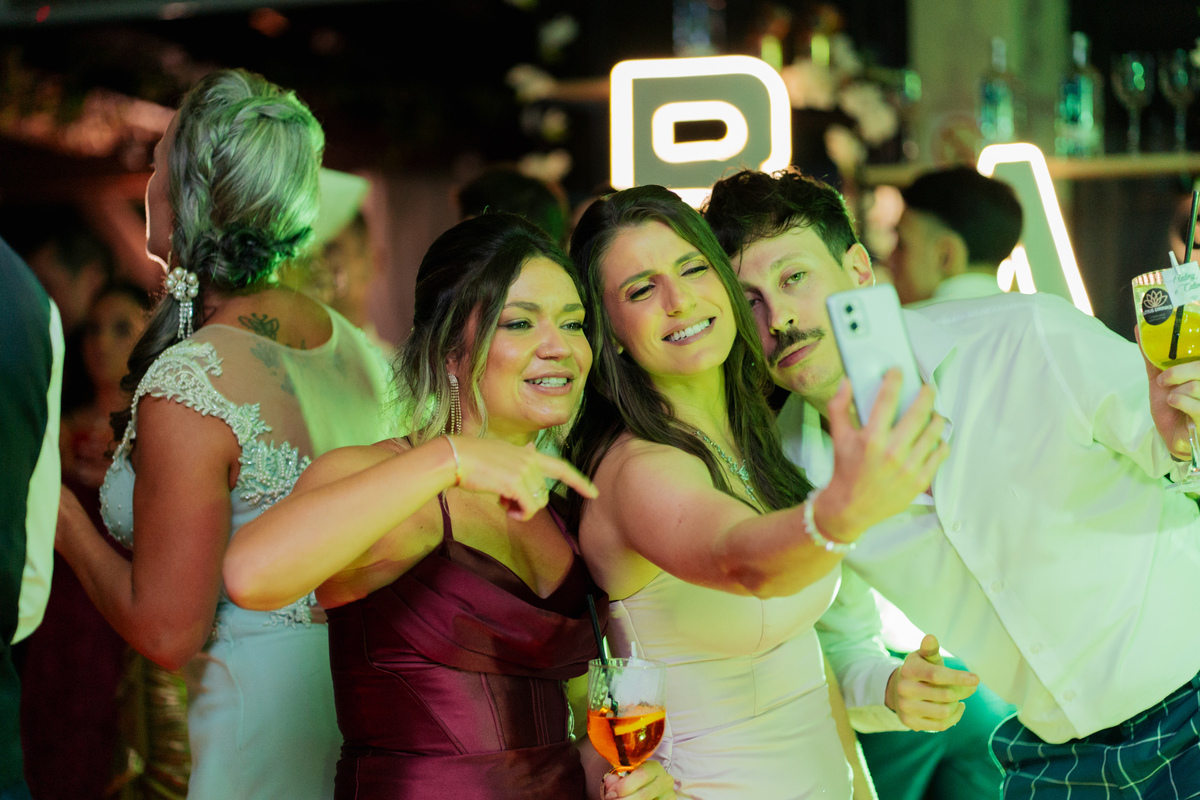 felipe-lopes-fotografia-fotografo-em-osorio-litoral-norte-gaucho-rs-cobertura-de-casamento-em-capao-da-canoa-making-of-dos-noivos-cerimonia-na-igreja-catolica-e-festa-na-saba-em-atlantida