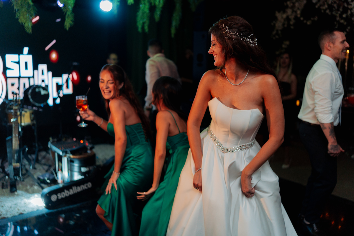 felipe-lopes-fotografia-fotografo-em-osorio-litoral-norte-gaucho-rs-cobertura-de-casamento-em-capao-da-canoa-making-of-dos-noivos-cerimonia-na-igreja-catolica-e-festa-na-saba-em-atlantida