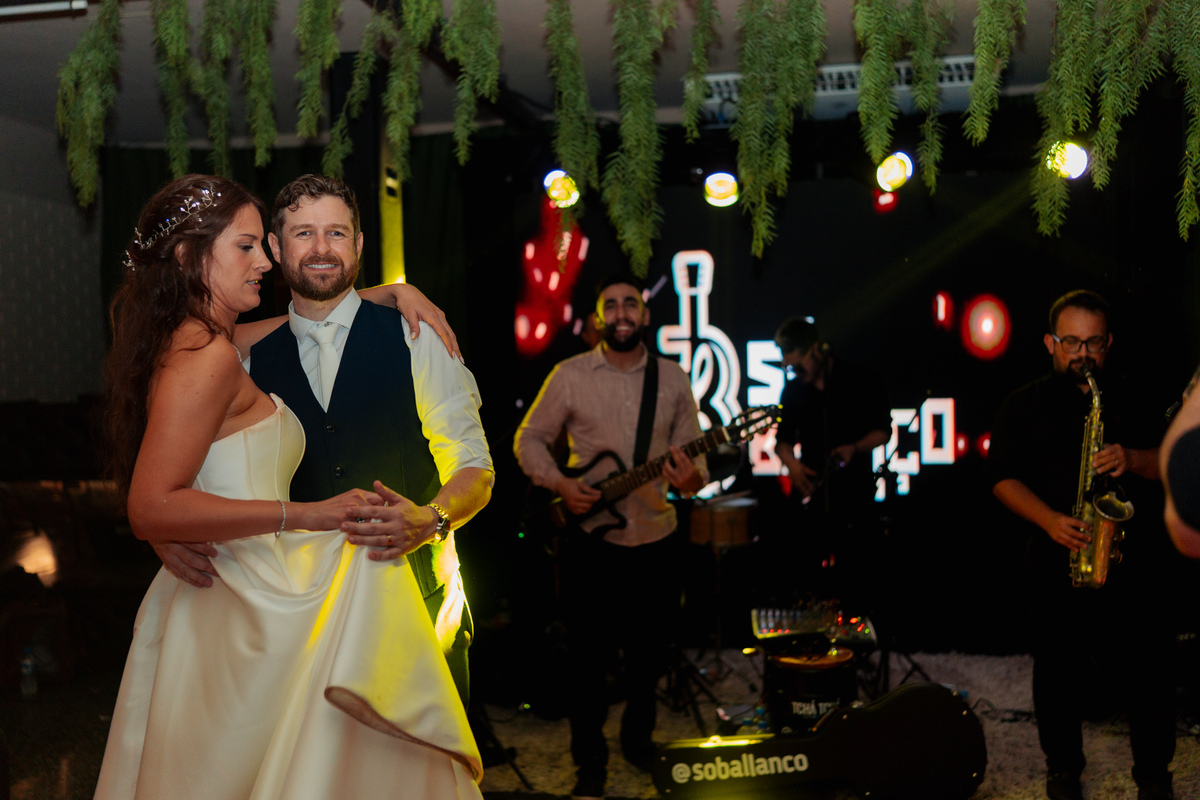 felipe-lopes-fotografia-fotografo-em-osorio-litoral-norte-gaucho-rs-cobertura-de-casamento-em-capao-da-canoa-making-of-dos-noivos-cerimonia-na-igreja-catolica-e-festa-na-saba-em-atlantida