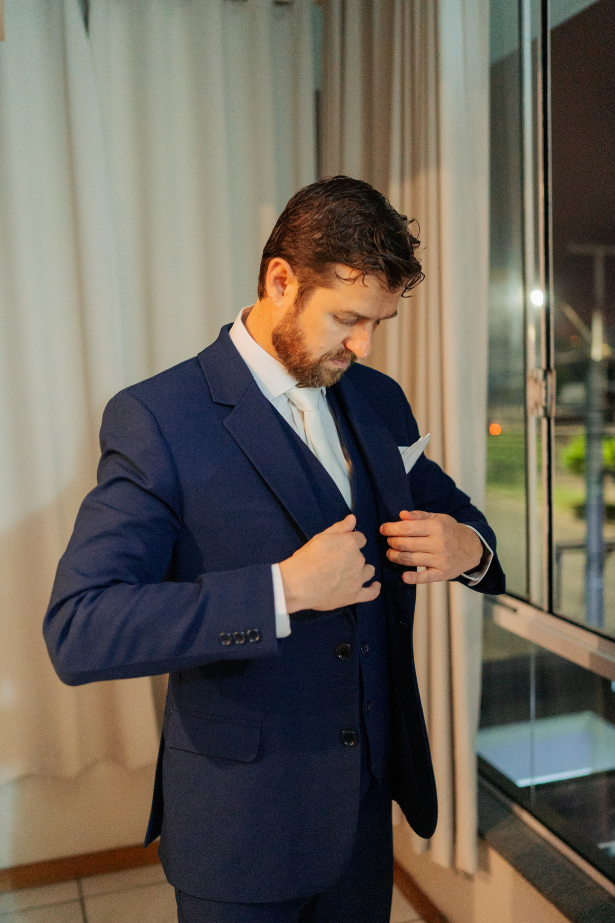 felipe-lopes-fotografia-fotografo-em-osorio-litoral-norte-gaucho-rs-cobertura-de-casamento-em-capao-da-canoa-making-of-dos-noivos-cerimonia-na-igreja-catolica-e-festa-na-saba-em-atlantida