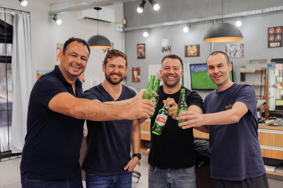 felipe-lopes-fotografia-fotografo-em-osorio-litoral-norte-gaucho-rs-cobertura-de-casamento-em-capao-da-canoa-making-of-dos-noivos-cerimonia-na-igreja-catolica-e-festa-na-saba-em-atlantidafelipe-lopes-fotografia-fotografo-em-osorio-litoral-norte-gaucho-rs-