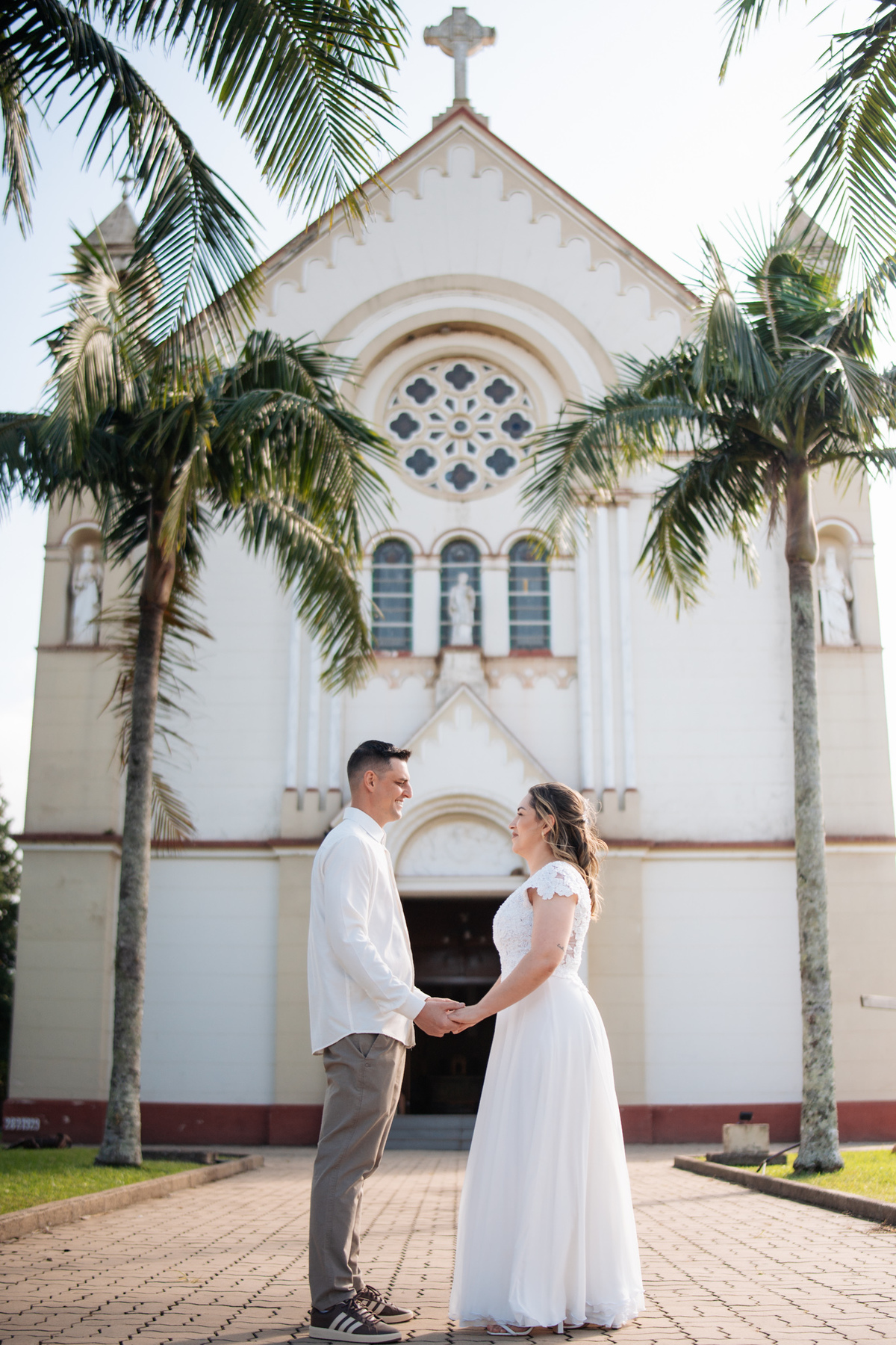 fotografo-em-osorio-litoral-norte-rio-grande-do-sul-felipe-lopes-fotografia-cerimonia-de-casamento-igreja-catolica-noivos-em-maquiné-paroquia-santo-andre-avelino