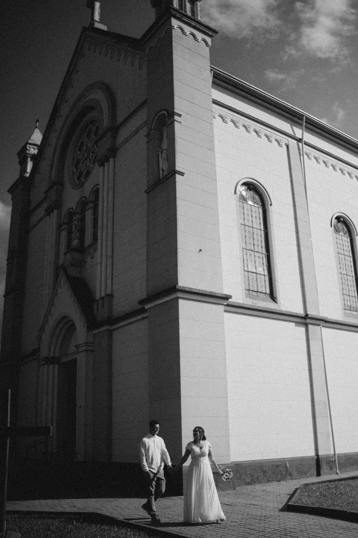 fotografo-em-osorio-litoral-norte-rio-grande-do-sul-felipe-lopes-fotografia-cerimonia-de-casamento-igreja-catolica-noivos-em-maquiné-paroquia-santo-andre-avelino