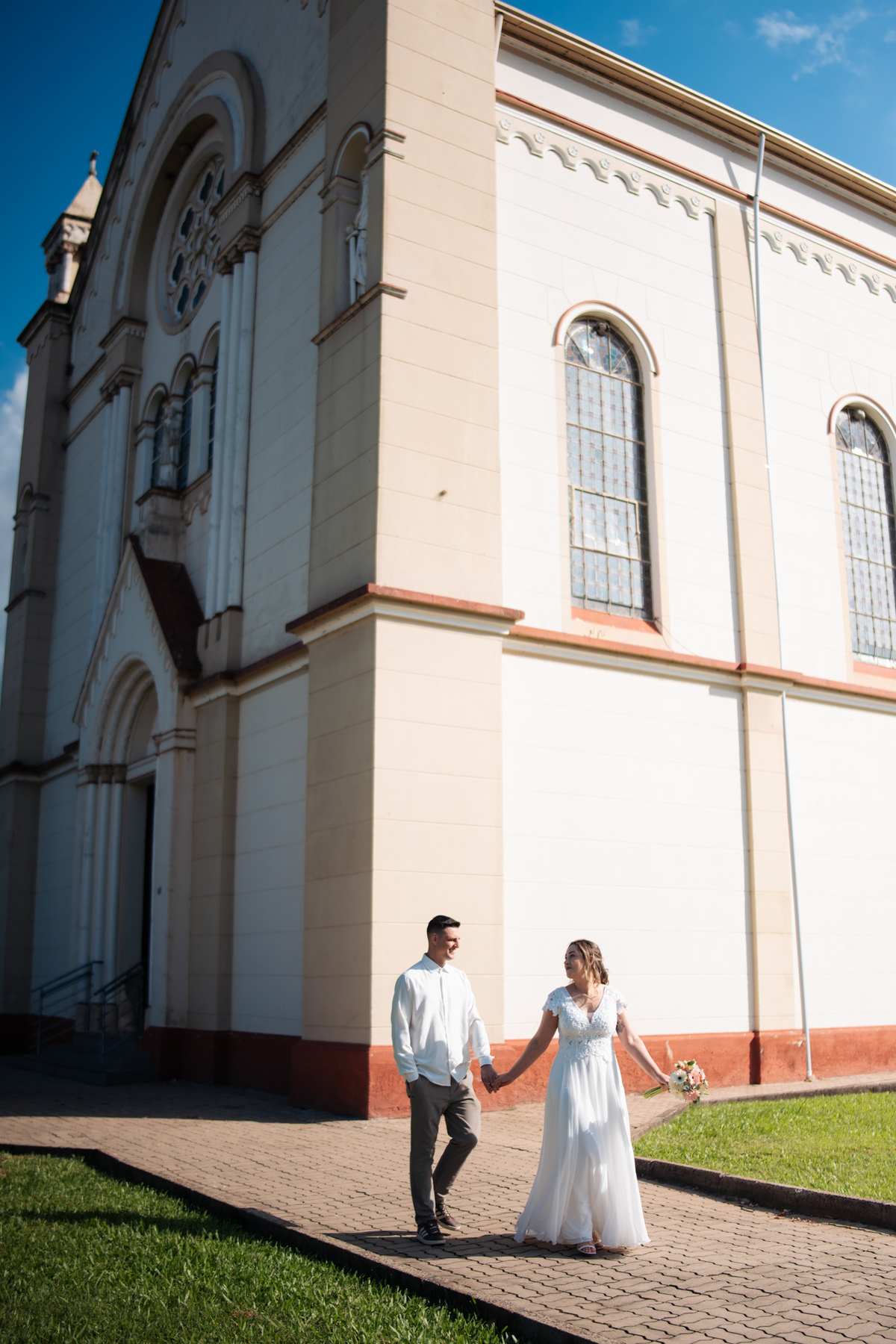 fotografo-em-osorio-litoral-norte-rio-grande-do-sul-felipe-lopes-fotografia-cerimonia-de-casamento-igreja-catolica-noivos-em-maquiné-paroquia-santo-andre-avelino