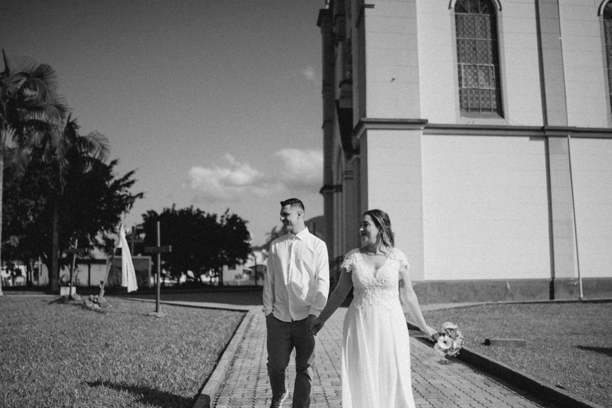 fotografo-em-osorio-litoral-norte-rio-grande-do-sul-felipe-lopes-fotografia-cerimonia-de-casamento-igreja-catolica-noivos-em-maquiné-paroquia-santo-andre-avelino