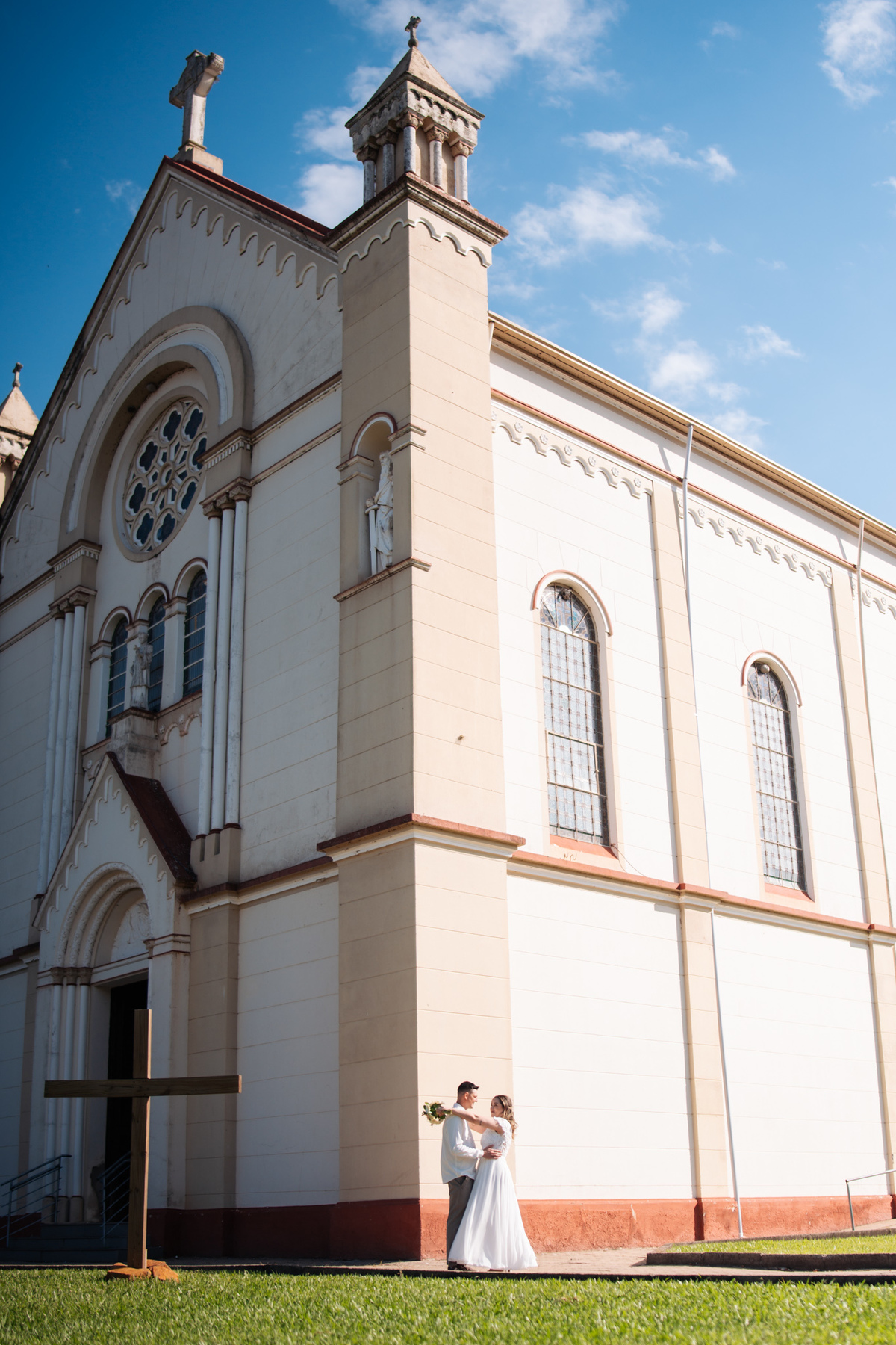 fotografo-em-osorio-litoral-norte-rio-grande-do-sul-felipe-lopes-fotografia-cerimonia-de-casamento-igreja-catolica-noivos-em-maquiné-paroquia-santo-andre-avelino