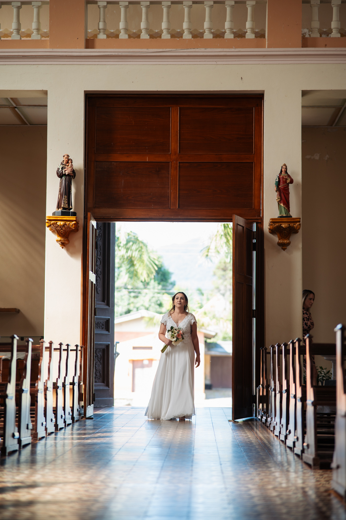 fotografo-em-osorio-litoral-norte-rio-grande-do-sul-felipe-lopes-fotografia-cerimonia-de-casamento-igreja-catolica-noivos-em-maquiné-paroquia-santo-andre-avelino