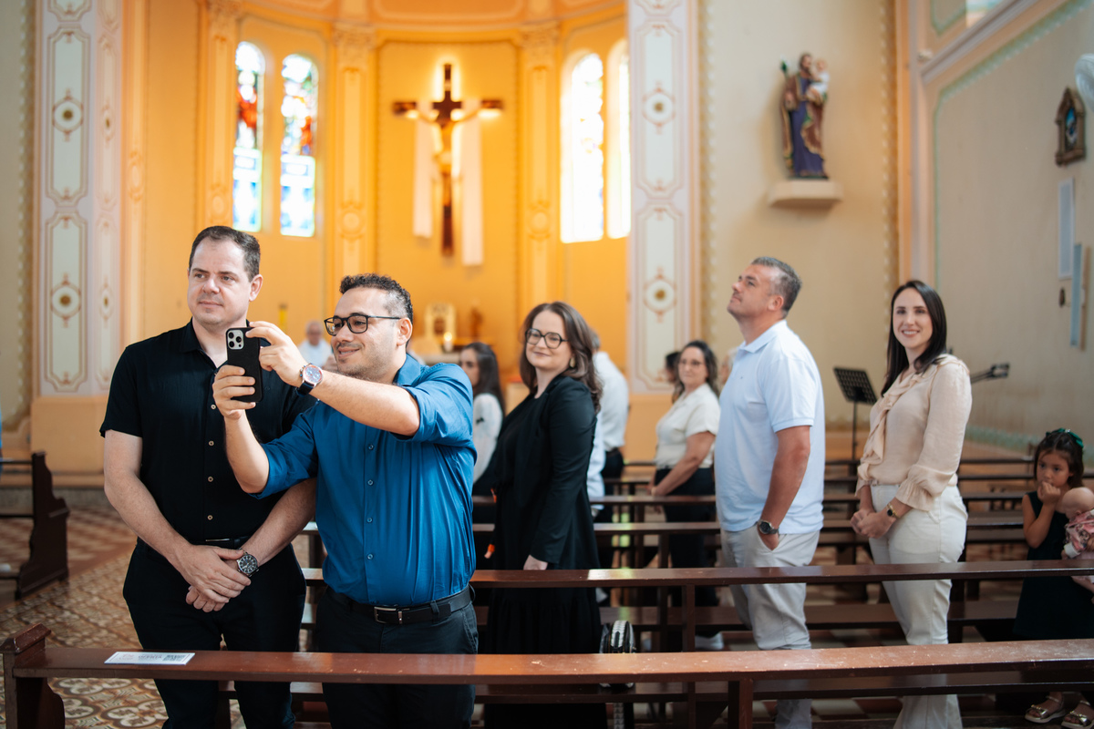 fotografo-em-osorio-litoral-norte-rio-grande-do-sul-felipe-lopes-fotografia-cerimonia-de-casamento-igreja-catolica-noivos-em-maquiné-paroquia-santo-andre-avelino