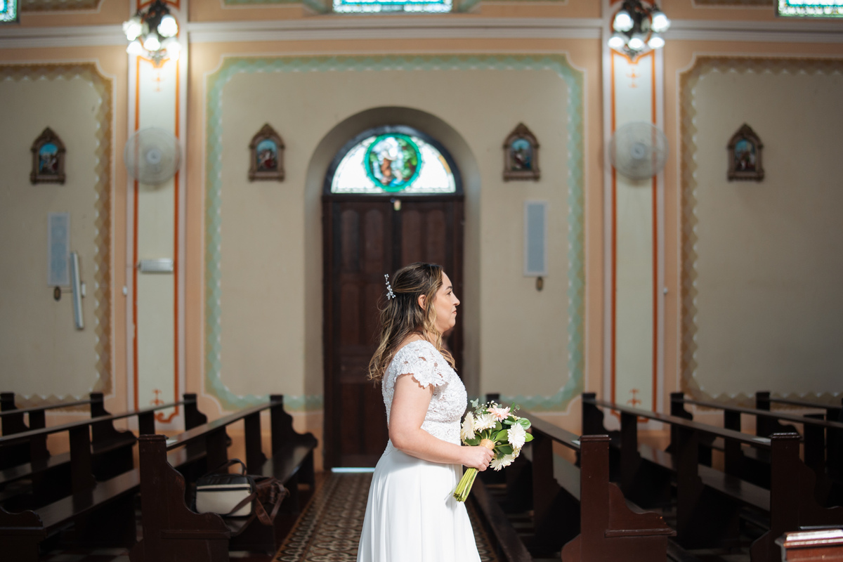 fotografo-em-osorio-litoral-norte-rio-grande-do-sul-felipe-lopes-fotografia-cerimonia-de-casamento-igreja-catolica-noivos-em-maquiné-paroquia-santo-andre-avelino