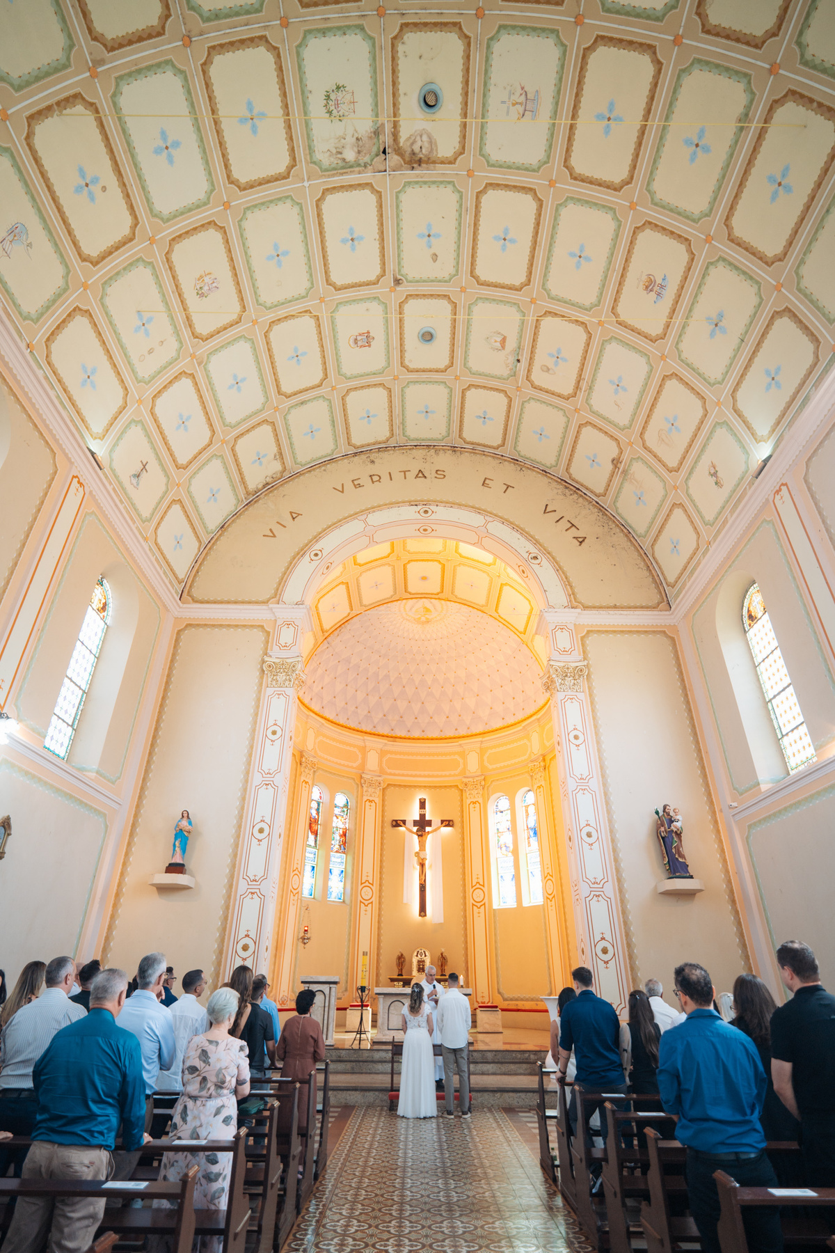 fotografo-em-osorio-litoral-norte-rio-grande-do-sul-felipe-lopes-fotografia-cerimonia-de-casamento-igreja-catolica-noivos-em-maquiné-paroquia-santo-andre-avelino