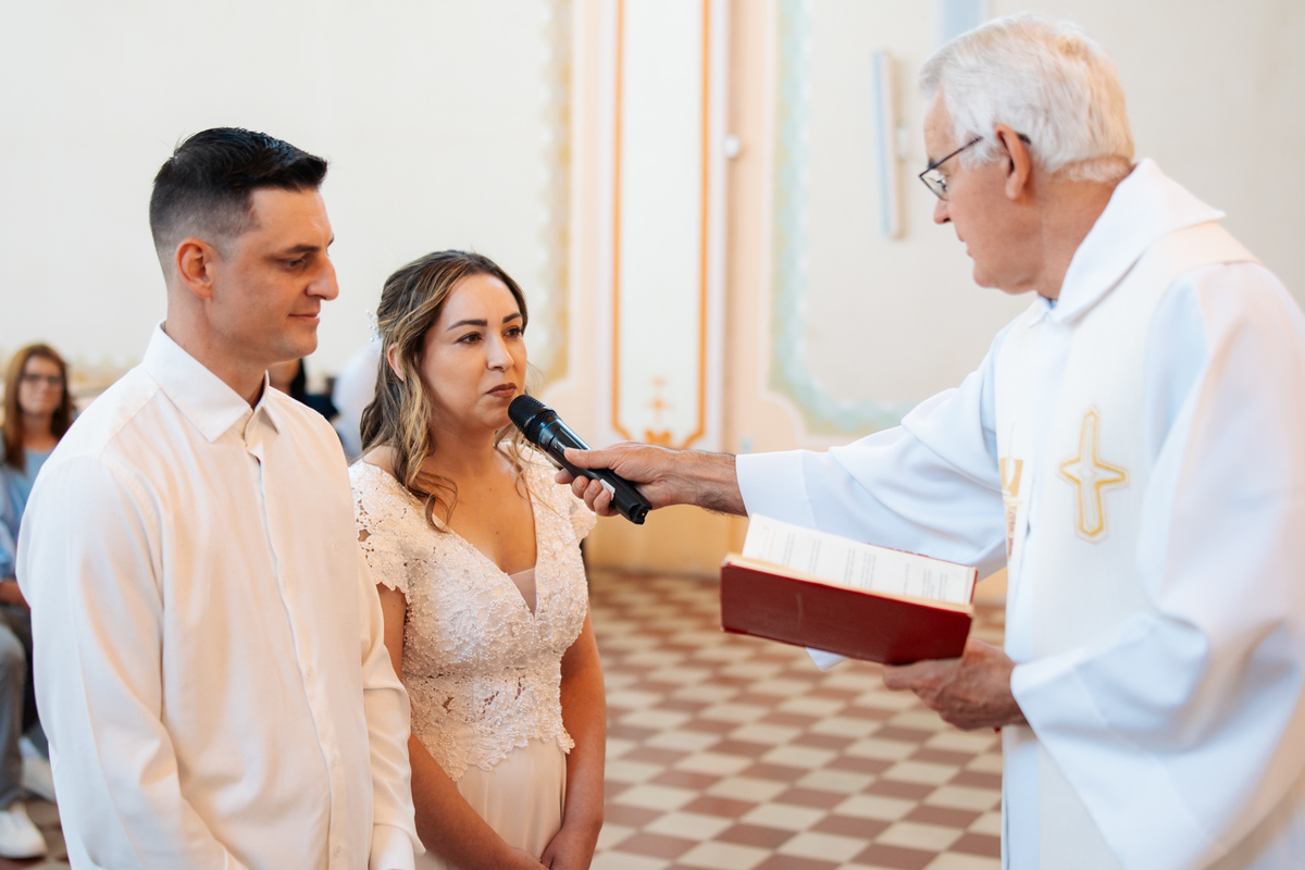 fotografo-em-osorio-litoral-norte-rio-grande-do-sul-felipe-lopes-fotografia-cerimonia-de-casamento-igreja-catolica-noivos-em-maquiné-paroquia-santo-andre-avelino