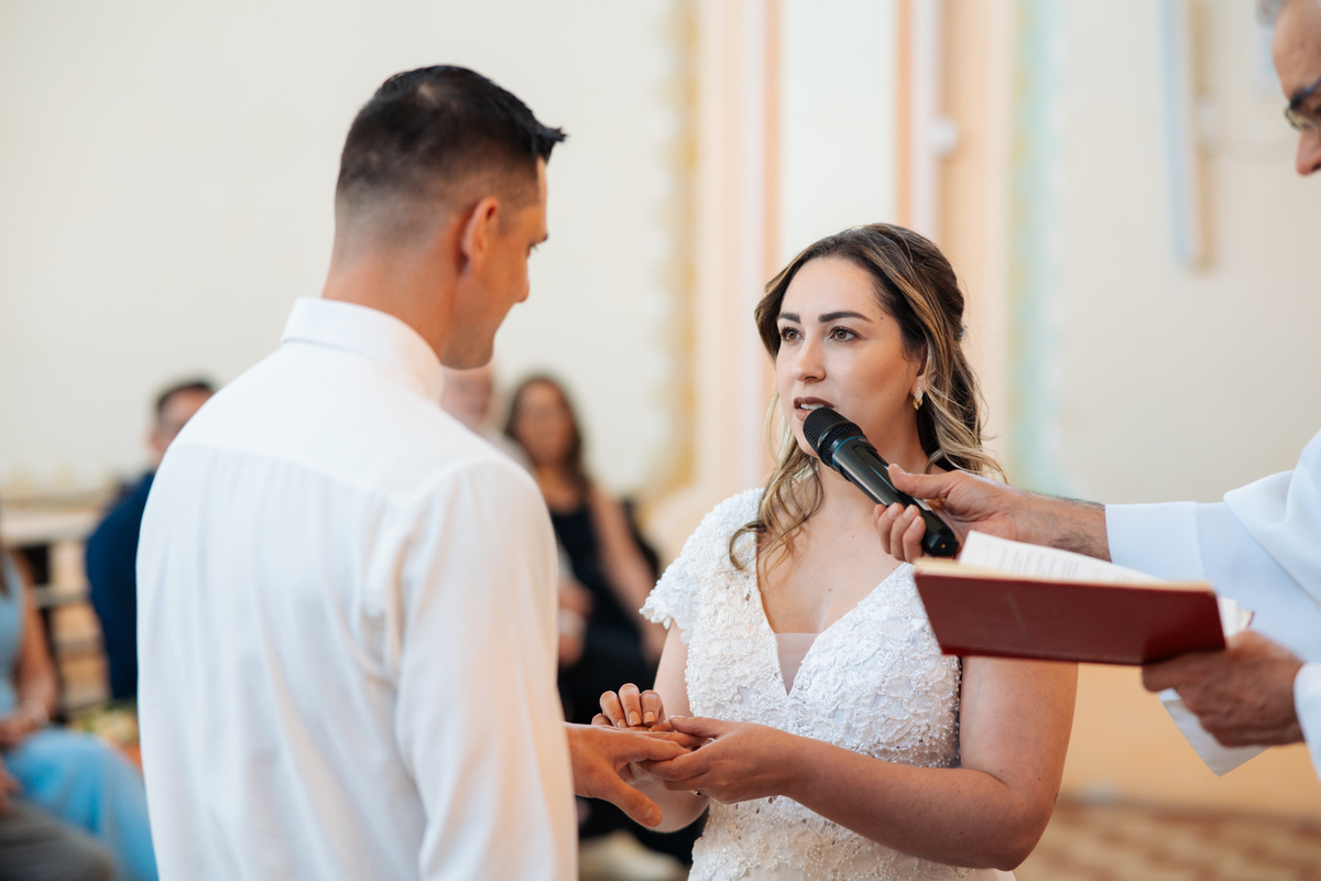 fotografo-em-osorio-litoral-norte-rio-grande-do-sul-felipe-lopes-fotografia-cerimonia-de-casamento-igreja-catolica-noivos-em-maquiné-paroquia-santo-andre-avelino