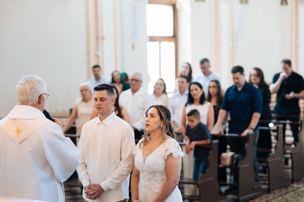 fotografo-em-osorio-litoral-norte-rio-grande-do-sul-felipe-lopes-fotografia-cerimonia-de-casamento-igreja-catolica-noivos-em-maquiné-paroquia-santo-andre-avelino