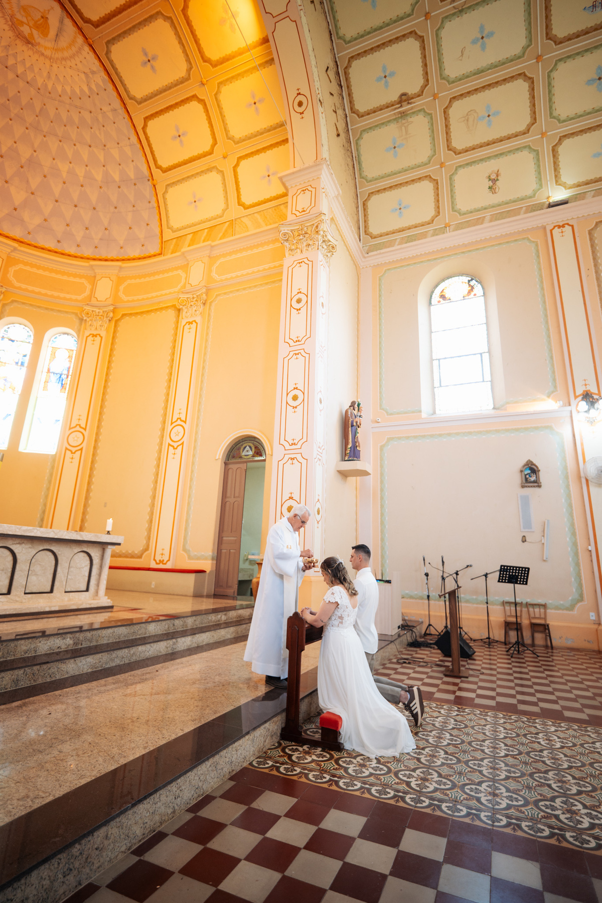 fotografo-em-osorio-litoral-norte-rio-grande-do-sul-felipe-lopes-fotografia-cerimonia-de-casamento-igreja-catolica-noivos-em-maquiné-paroquia-santo-andre-avelino