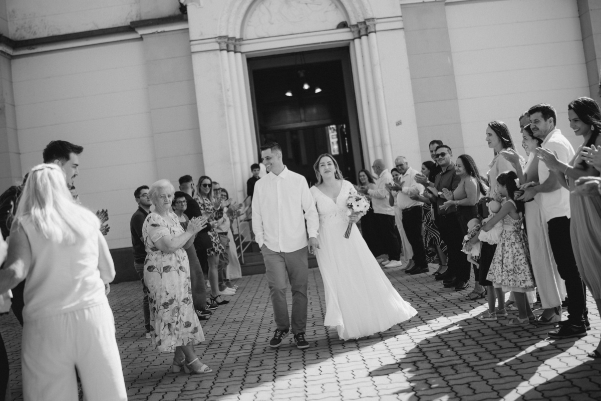fotografo-em-osorio-litoral-norte-rio-grande-do-sul-felipe-lopes-fotografia-cerimonia-de-casamento-igreja-catolica-noivos-em-maquiné-paroquia-santo-andre-avelino