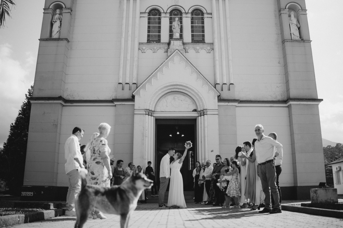fotografo-em-osorio-litoral-norte-rio-grande-do-sul-felipe-lopes-fotografia-cerimonia-de-casamento-igreja-catolica-noivos-em-maquiné-paroquia-santo-andre-avelino
