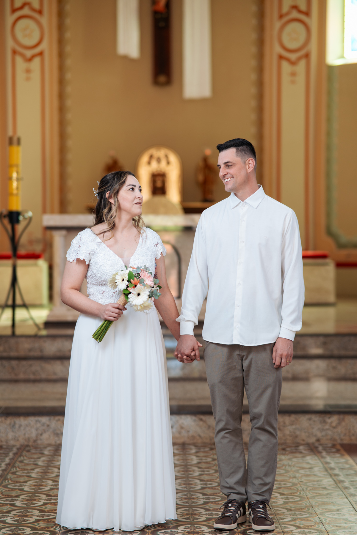 fotografo-em-osorio-litoral-norte-rio-grande-do-sul-felipe-lopes-fotografia-cerimonia-de-casamento-igreja-catolica-noivos-em-maquiné-paroquia-santo-andre-avelino