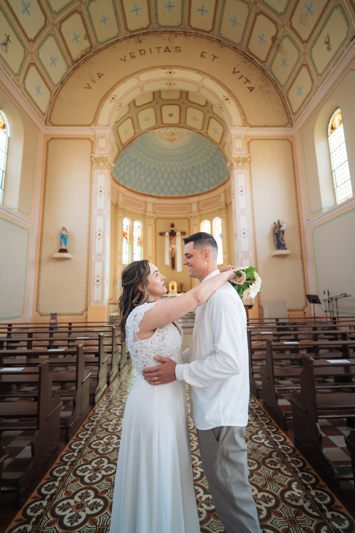 fotografo-em-osorio-litoral-norte-rio-grande-do-sul-felipe-lopes-fotografia-cerimonia-de-casamento-igreja-catolica-noivos-em-maquiné-paroquia-santo-andre-avelino