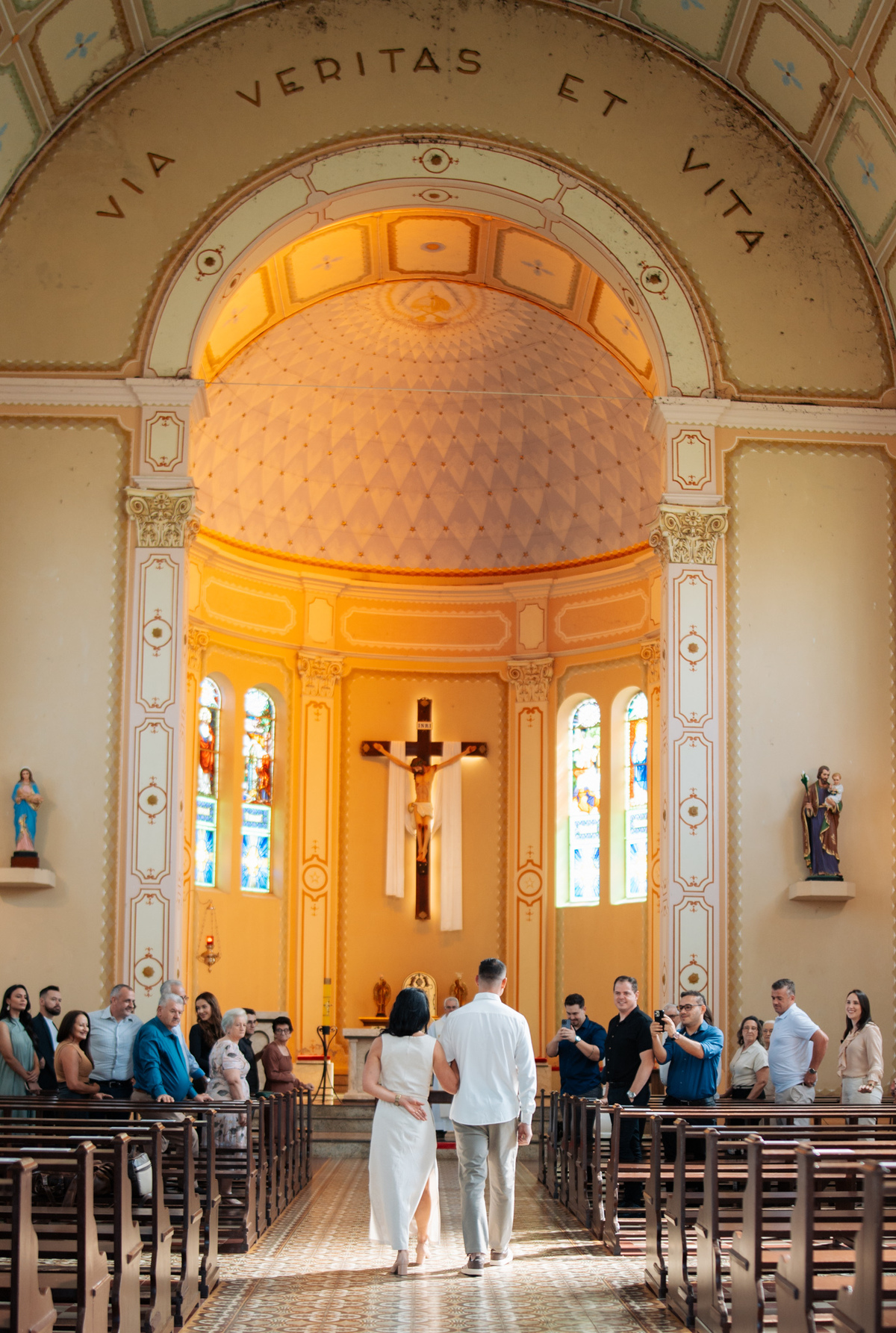 fotografo-em-osorio-litoral-norte-rio-grande-do-sul-felipe-lopes-fotografia-cerimonia-de-casamento-igreja-catolica-noivos-em-maquiné-paroquia-santo-andre-avelino