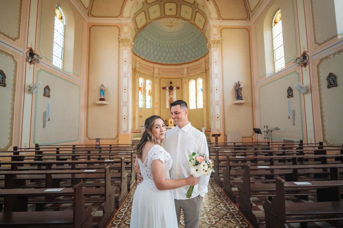 fotografo-em-osorio-litoral-norte-rio-grande-do-sul-felipe-lopes-fotografia-cerimonia-de-casamento-igreja-catolica-noivos-em-maquiné-paroquia-santo-andre-avelino