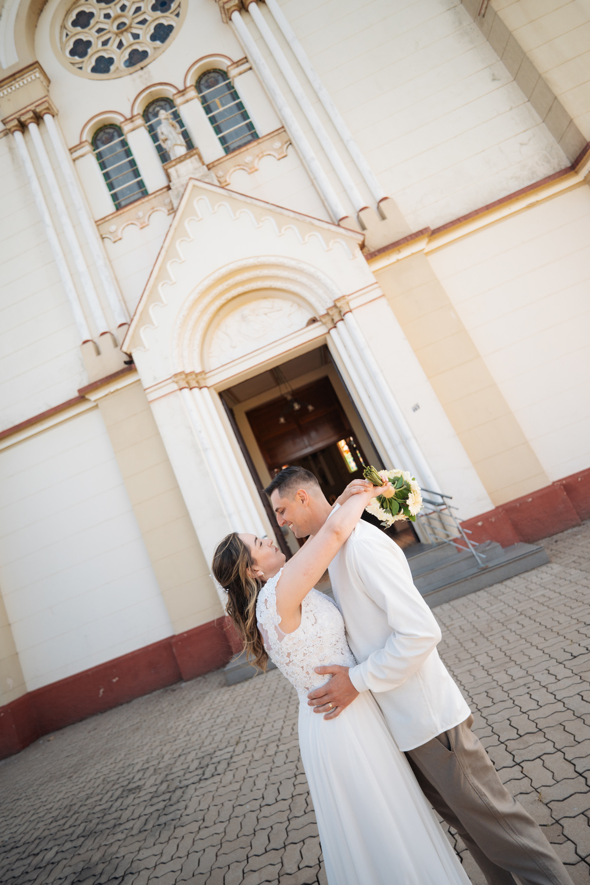 fotografo-em-osorio-litoral-norte-rio-grande-do-sul-felipe-lopes-fotografia-cerimonia-de-casamento-igreja-catolica-noivos-em-maquiné-paroquia-santo-andre-avelino