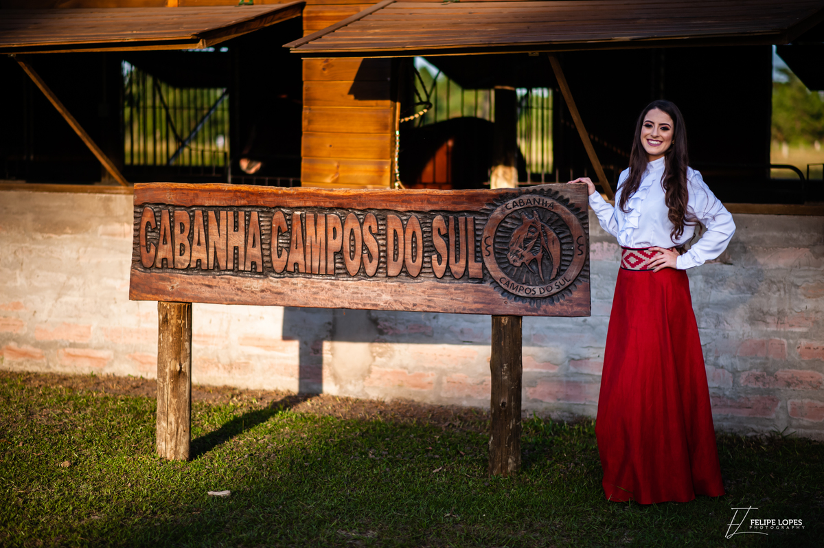 Ensaio Feminino Carolina Lessa, Fotos Campeiras ao pôr do sol.